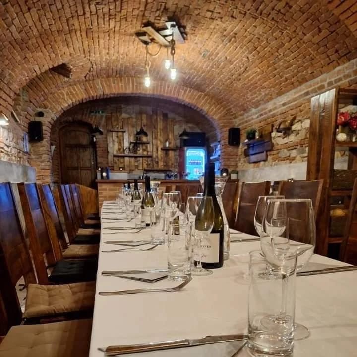 Brick Pub & Restaurant