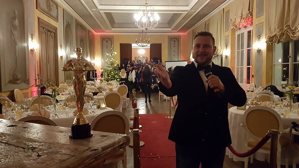 Moderátor Emilio Špalda – TOP moderátor na firemný večierok, teambuilding, kongres a eventy (SK/AJ/NJ/ŠJ)