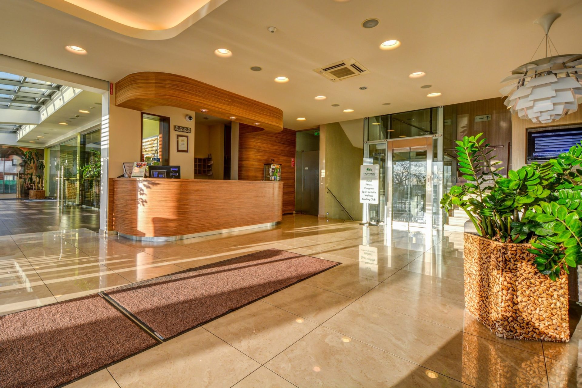 Hotel Ponteo**** – ubytovanie pre firmy, skupiny a účastníkov podujatí